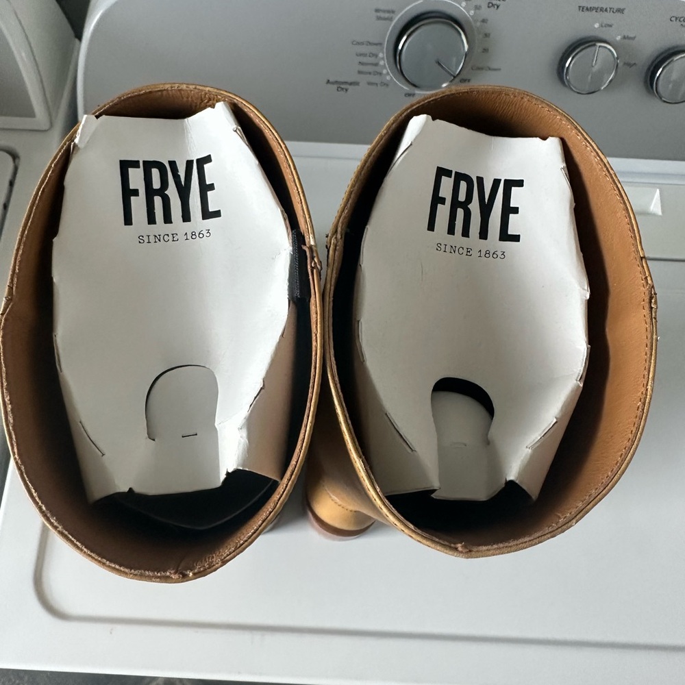 Frye Campus Boots Wide Calf Size 9.5 with Weatherproofing Spray! - Picture 6 of 13